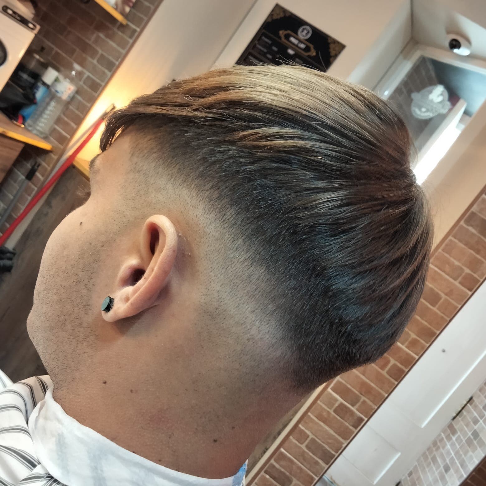 Close view of a finished taper and neckline